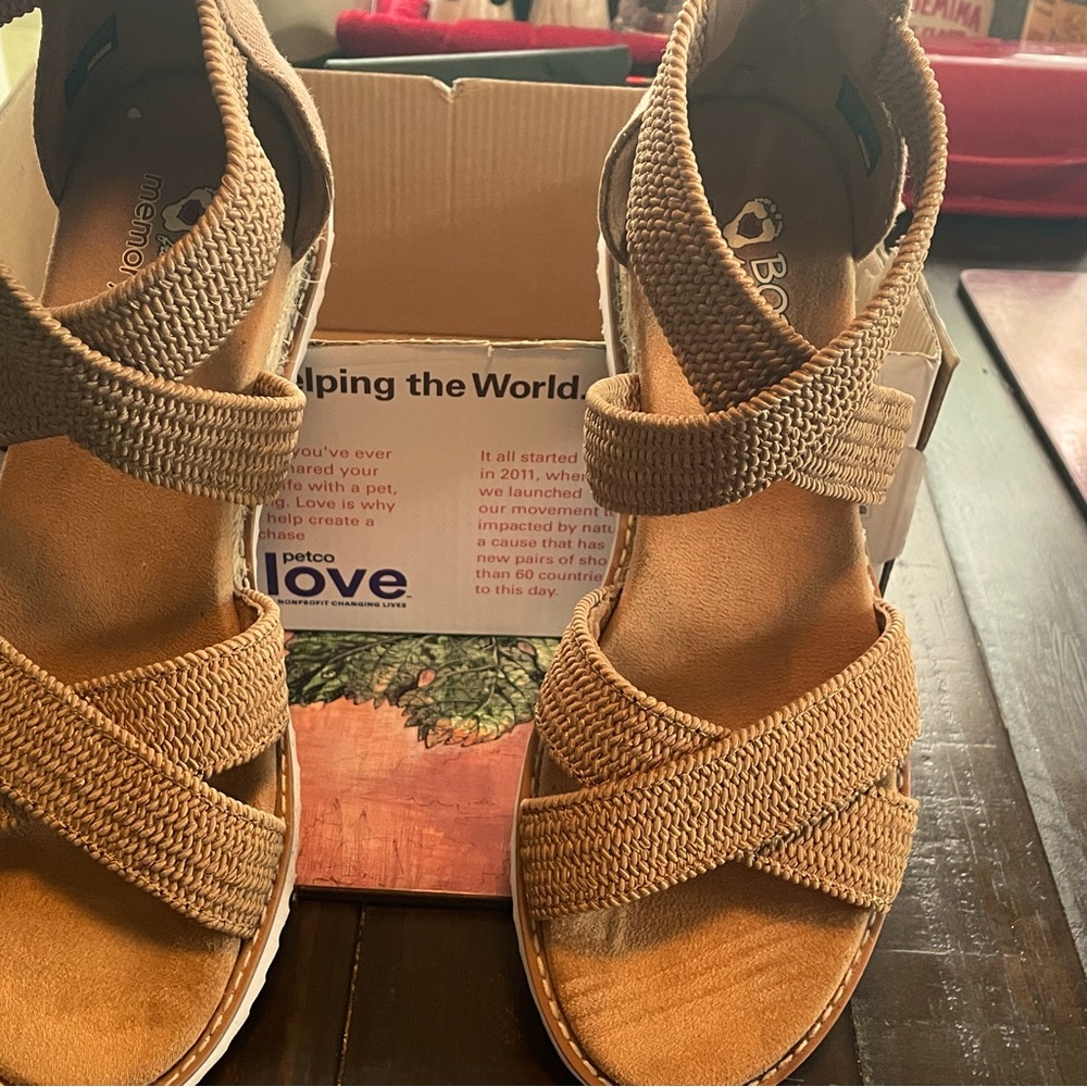 Skechers “ Bob” sandals